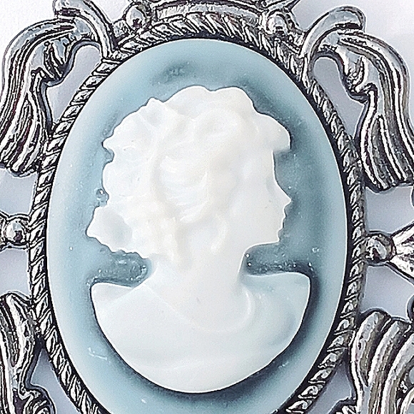 COSTUME FAUX CAMEO PENDANT blue gray - Picture 2 of 6